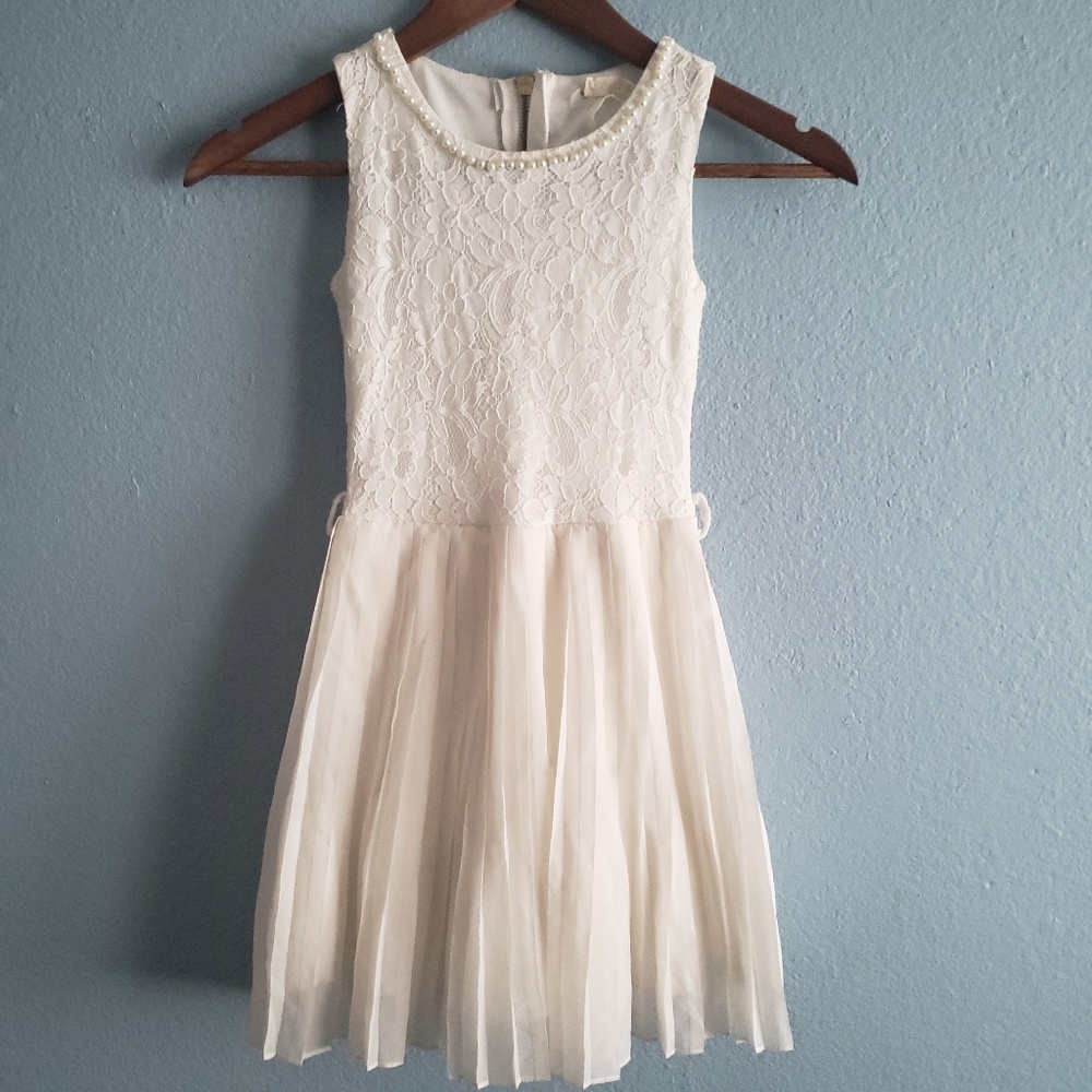 White Dress by btween
